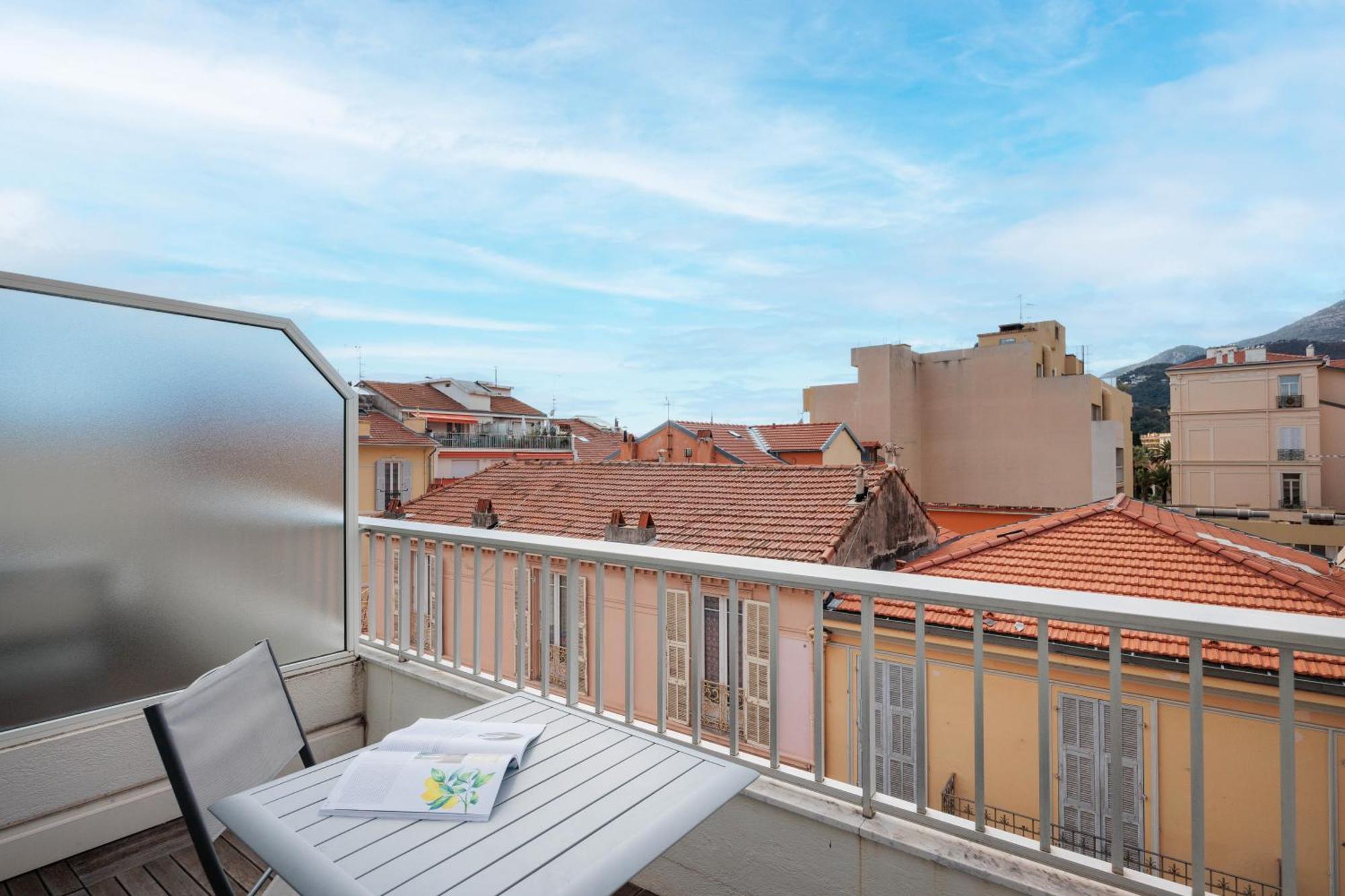 Ibis Styles Menton Centre Hotel Exterior photo