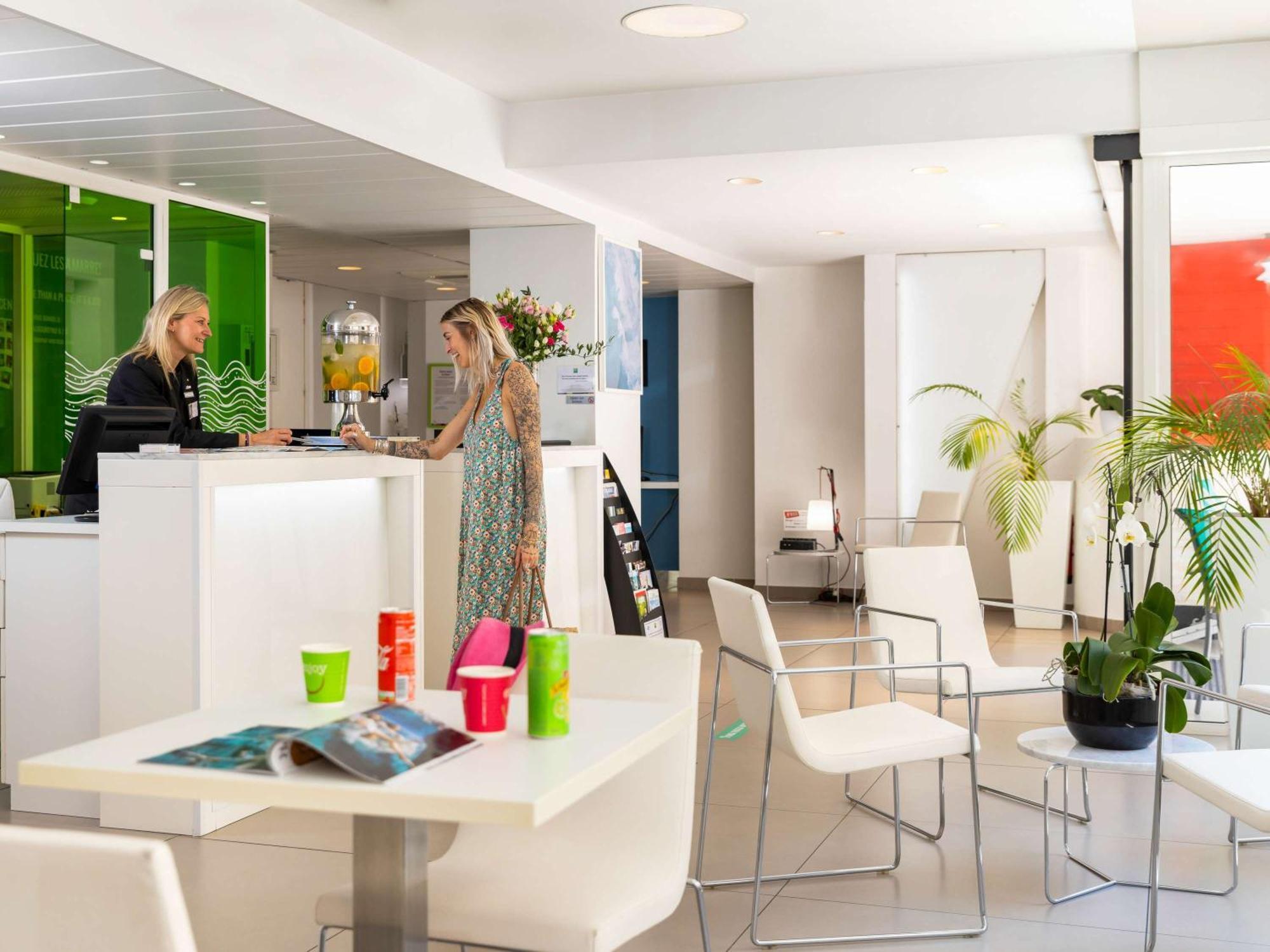 Ibis Styles Menton Centre Hotel Exterior photo
